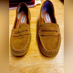 Steve Madden Brown Suede Loafers. Size 7